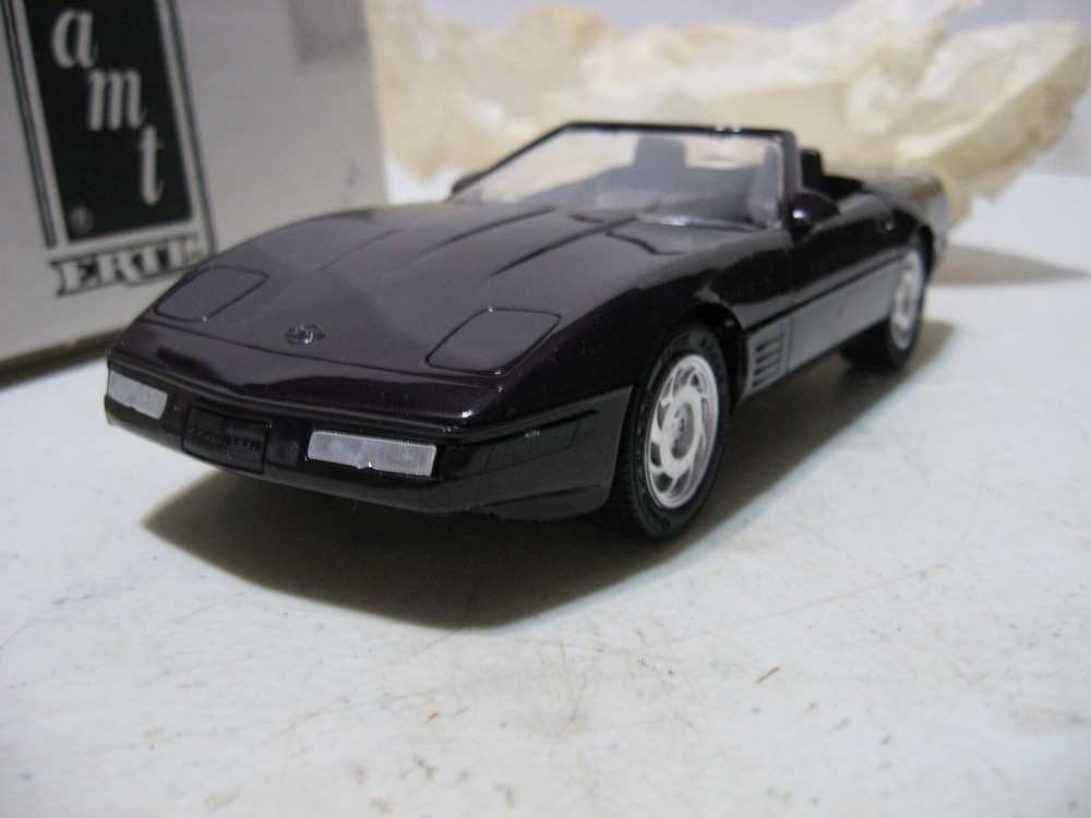 AMT/ERTL 1992 Chevrolet Corvette Convertible Promo Model #6577 - Black Rose Met