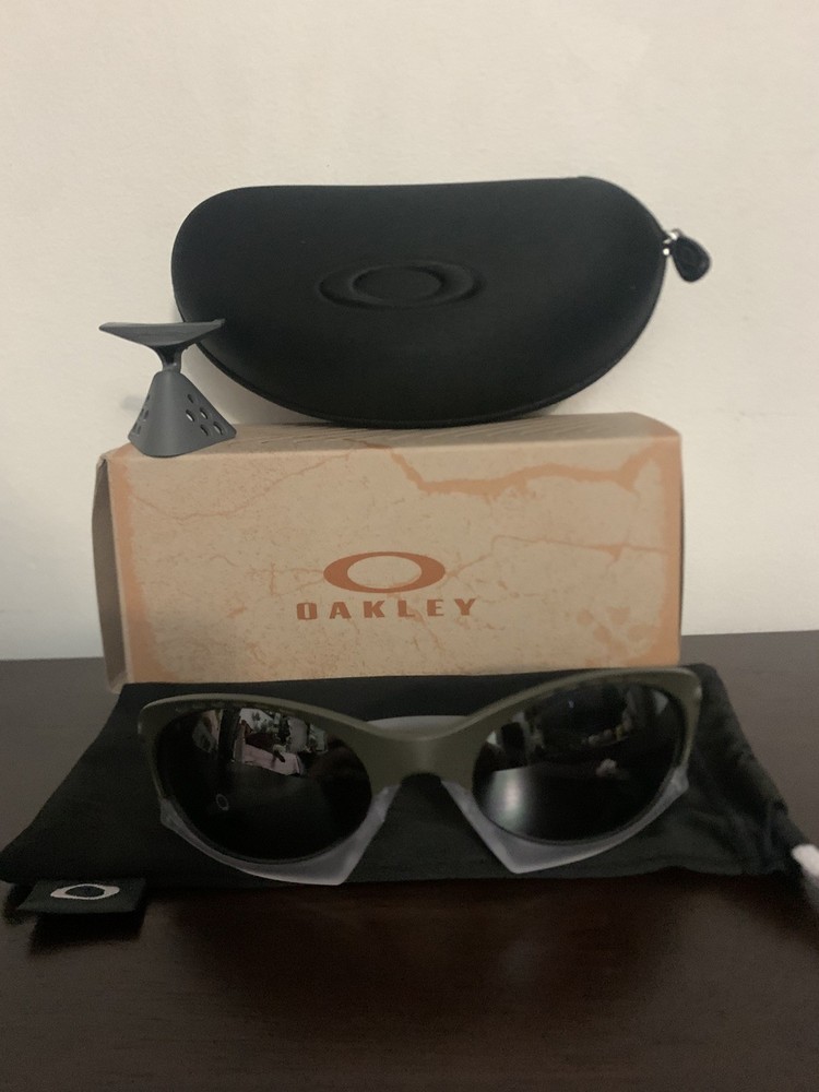 NEW Oakley PLANTARIS Sunglasses OO9437-0763 Matte Moss Green W PRIZM Black Lens
