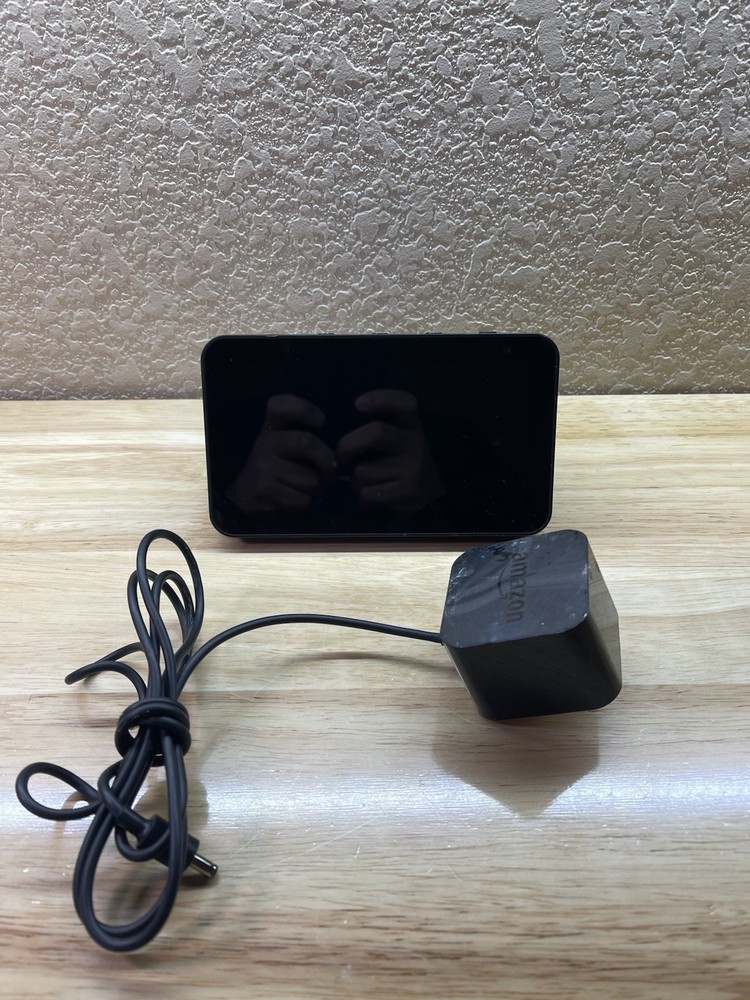 Amazon Echo Show 5 C76N8S  Black w/ Adapter