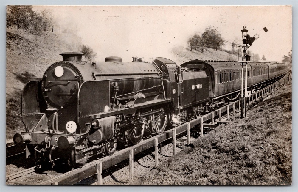 ABC Locomotive Series SR Hastings London Express Class 4-4-0 No 901 Postcard H1