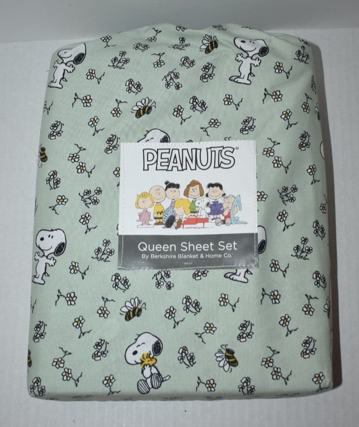 Snoopy Bees and Daisies Queen Size Peanuts Sheet Set