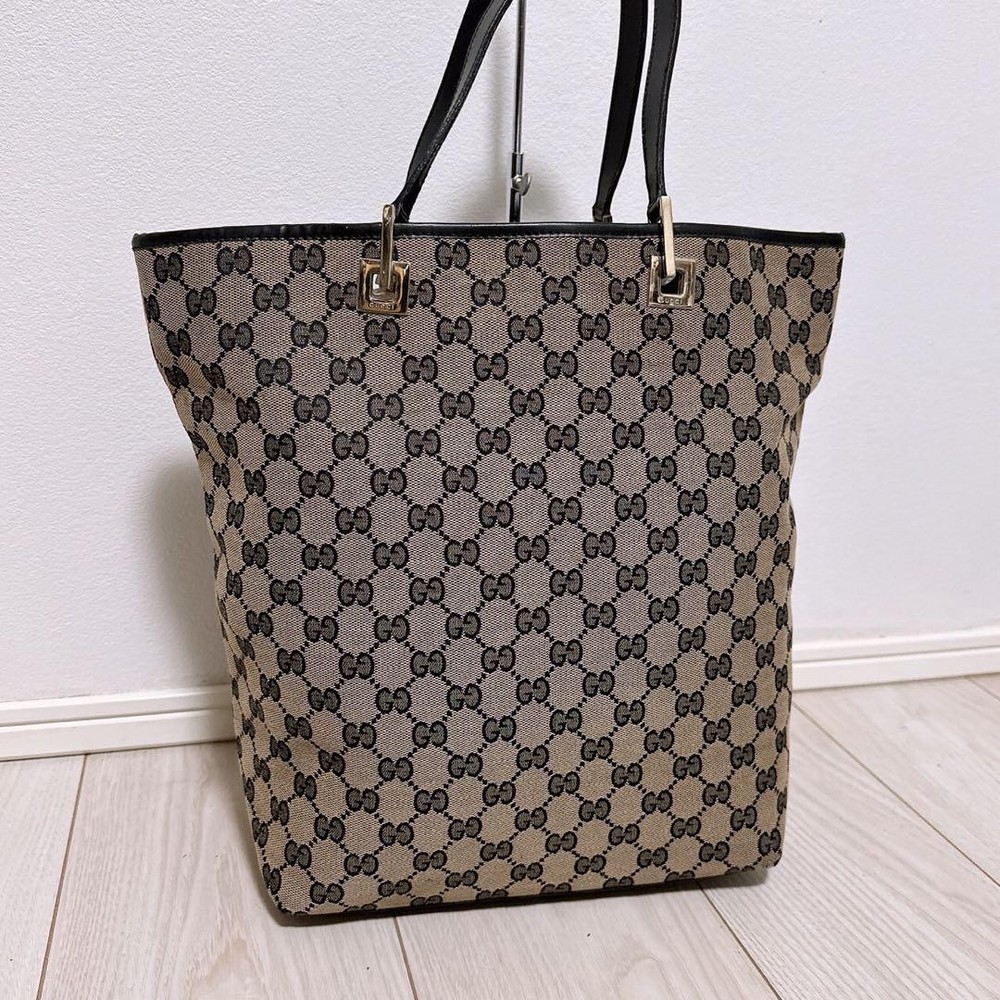 Authentic Gucci GG Canvas Tote Bag in Black G06263823