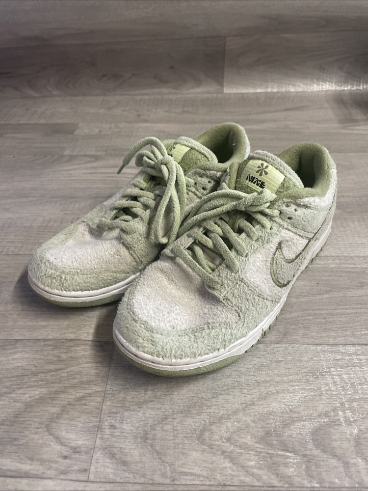 Nike Dunk Low Women’s Size 7.5 - SE Fleece - Honeydew 2022
