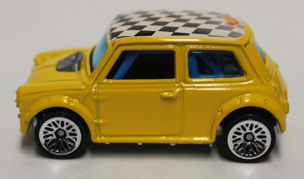 Hot Wheels Mini cooper in mint condition loose