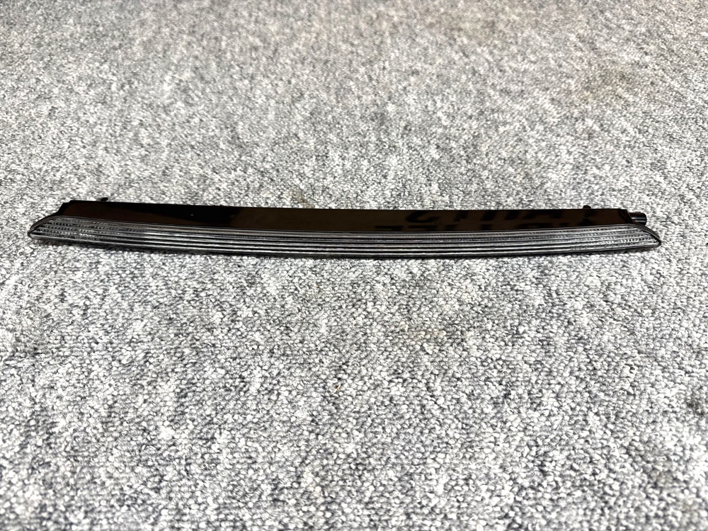 USED OEM 2011-2016 PORSCHE 911 LED REAR TAIL LIGHT CENTER WHITE REFLECTOR OEM