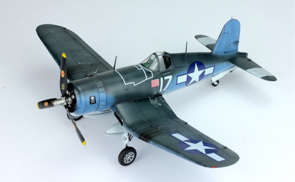PreSale USMC F4U-1A Corsair, Pacific Battlefield WWII 1:48 Pro Built Model-image