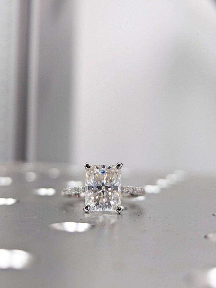 4CT Radiant Cut Moissanite VVS1 Diamond Ring in 925 Sterling Silver