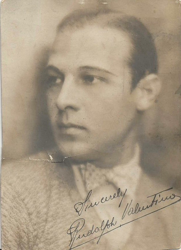 Vintage 1925 Rudolph Valentino Autograph 5x7 Photo Collectible