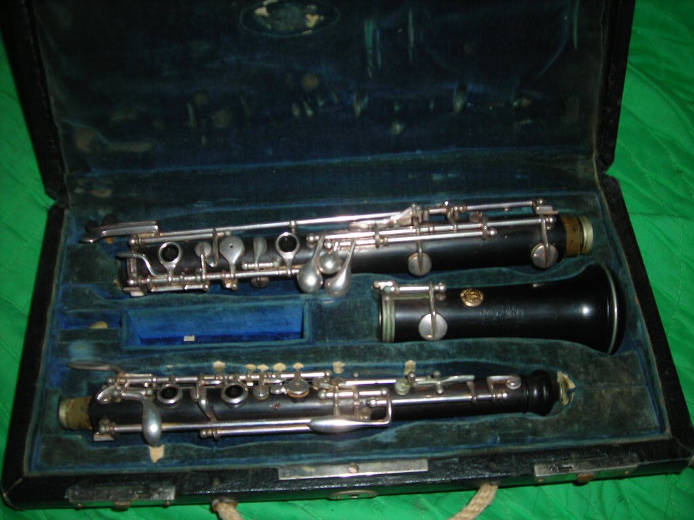 CLEARANCE SALE! ADVANCED BEGINNER/INTERMEDIATE CONN OBOE 'CHOICE OF THE ARTISTS