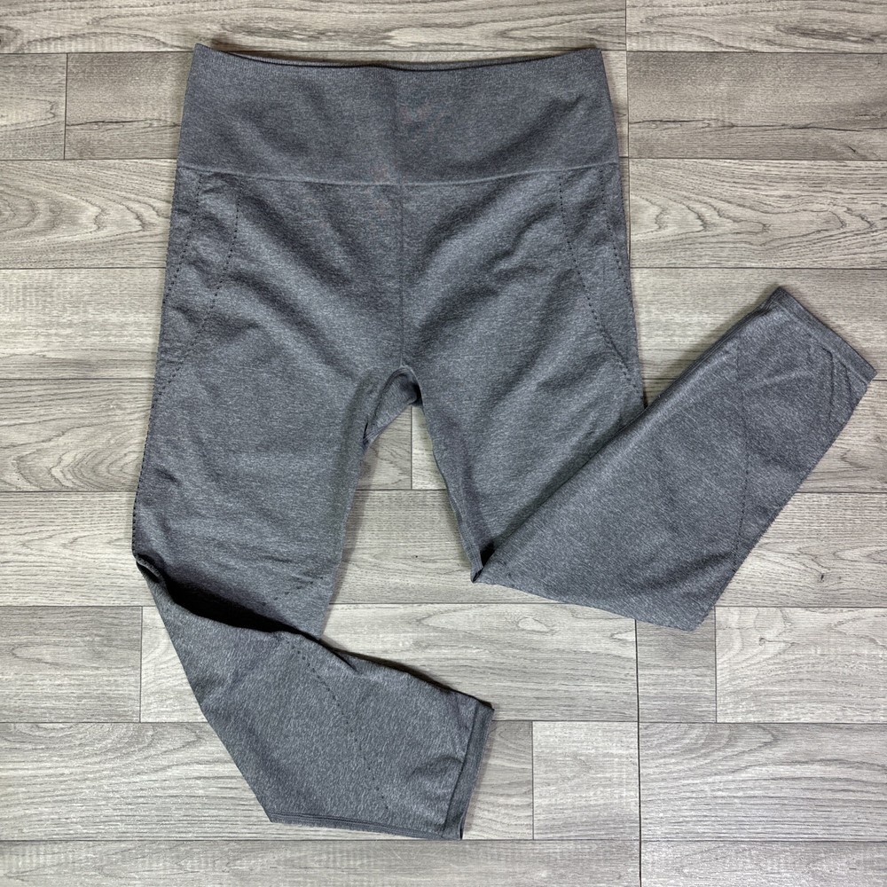 Women's Fabletics High Waisted Seamless Dot Gray Capri Leggings sz L