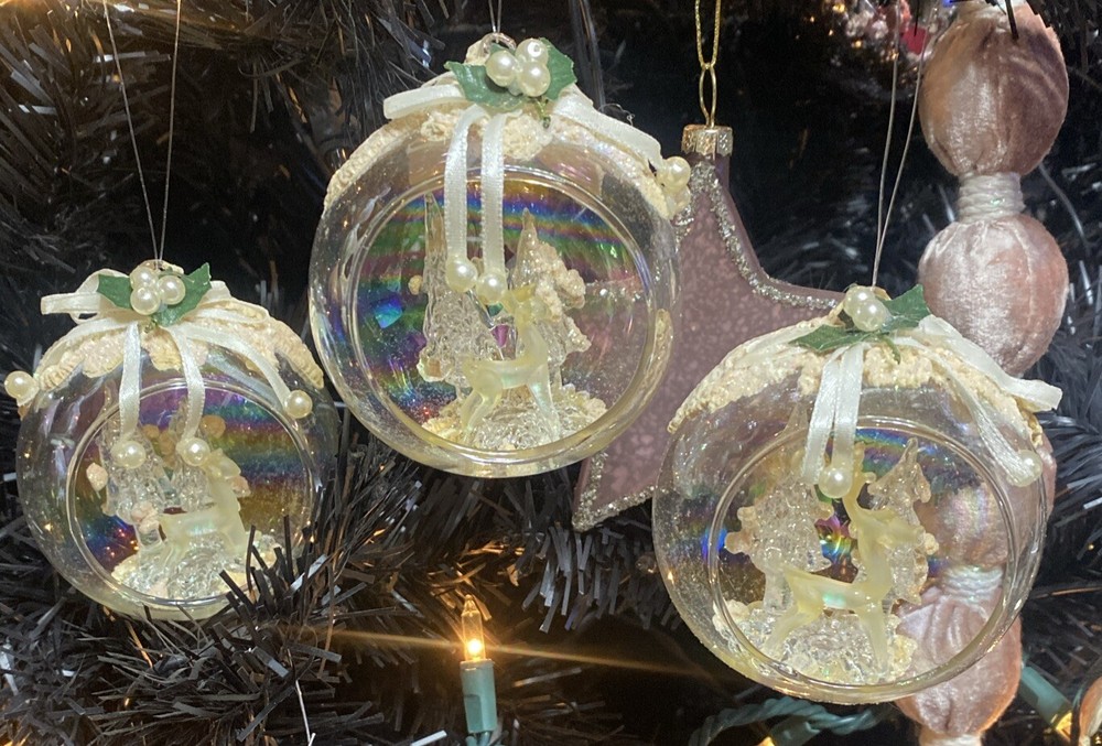 Vintage Clear Glass Reindeer In Blown Glass Diorama Christmas Ornament Set 3