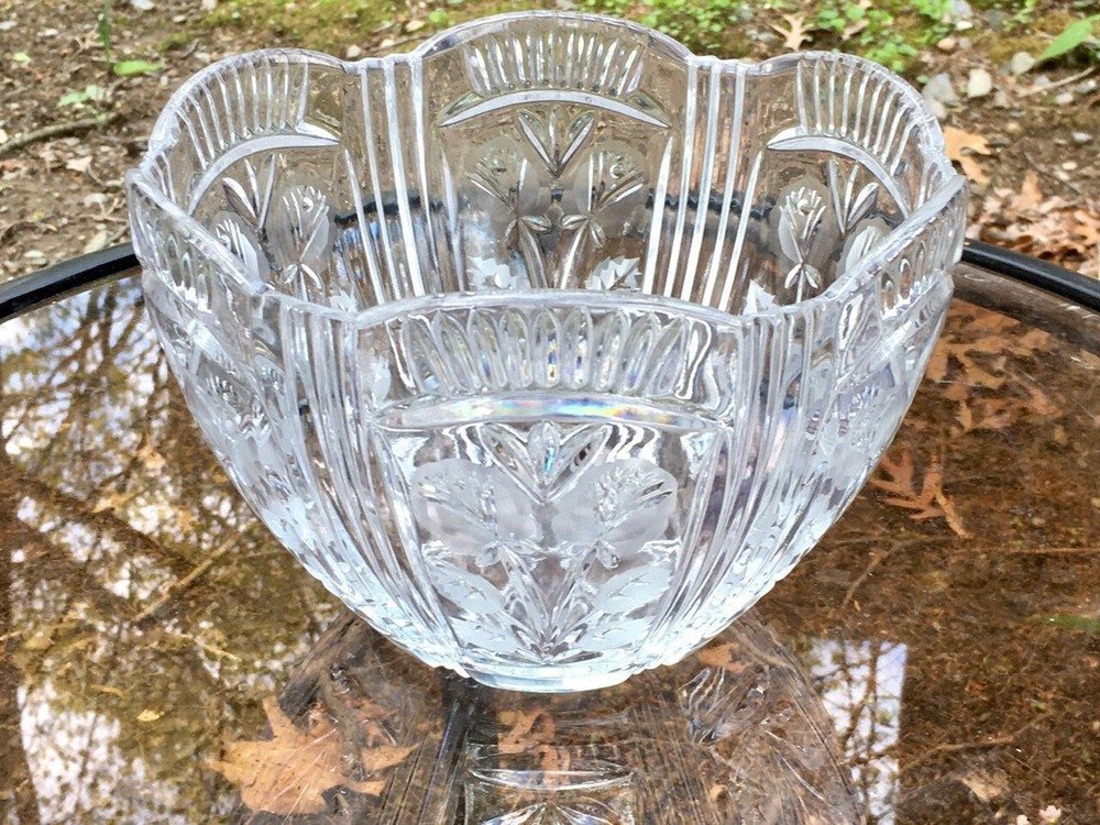 Vintage Crystal bowl Darlington Pattern scalloped edge.  LIMITED TIME REDUCED!!-image