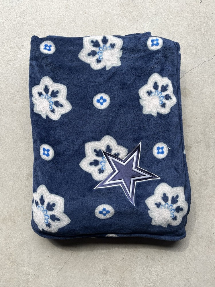 Vera Bradley Dallas Cowboys fleece throw blanket for game day