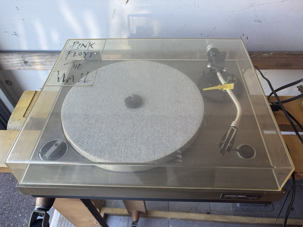 1970’s Micro Seiki Vinyl Record Player