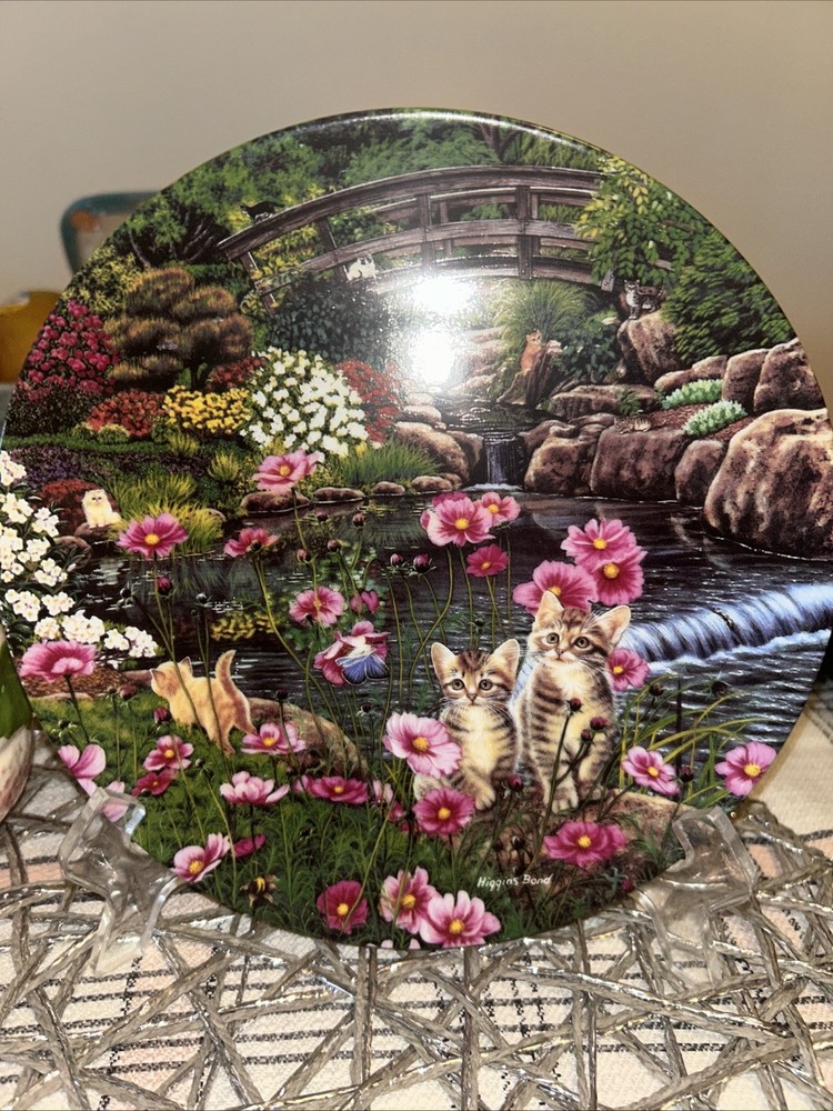 Vintage Nine Lives First Edition Wall Art Plate Collectible Excellent Condition