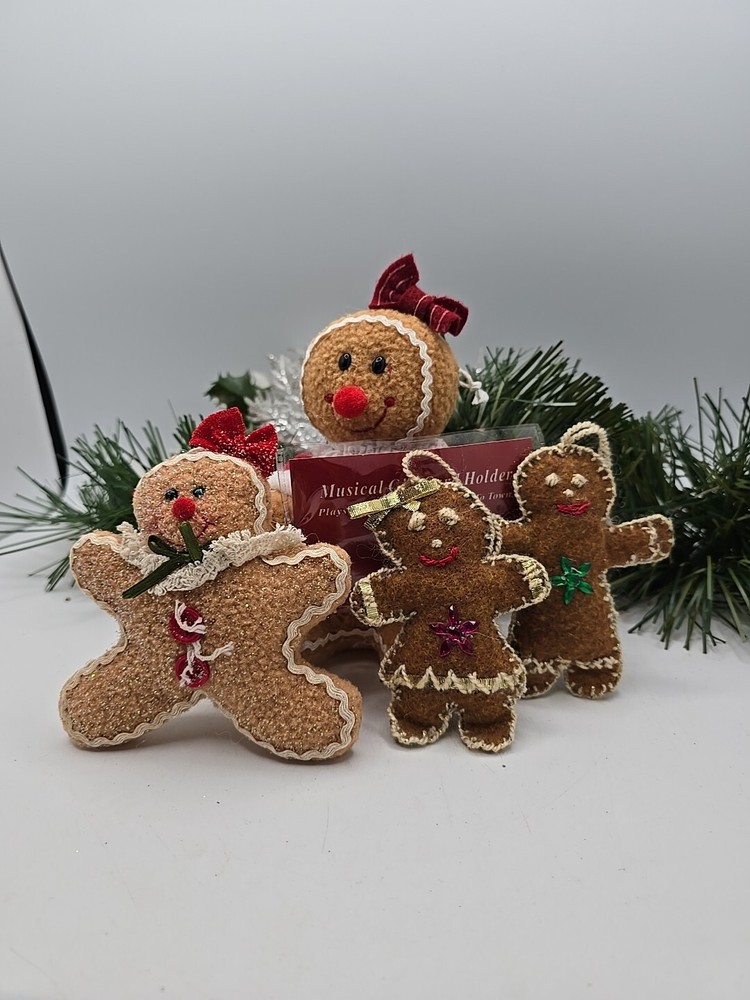 Gingerbread Gift Card Holder Sings 