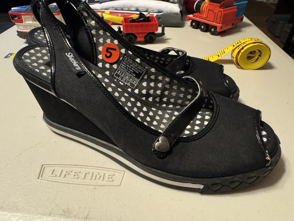 Women's Skechers Comfort Sandals - Size 8