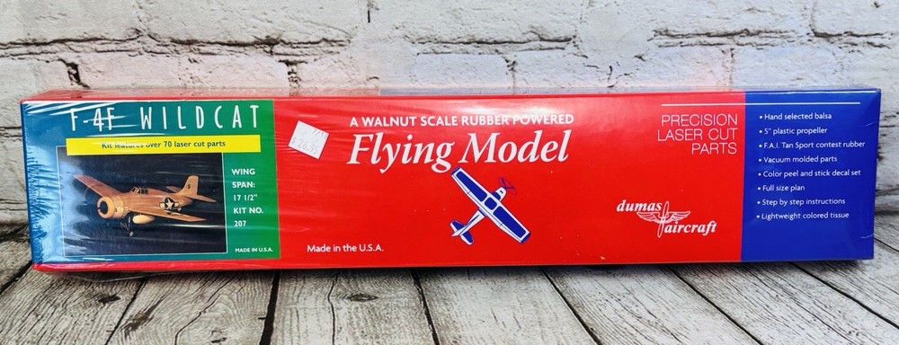 Dumas F-4F Wildcat 207 Wood Model Kit Rubber Powered Flying 17.5