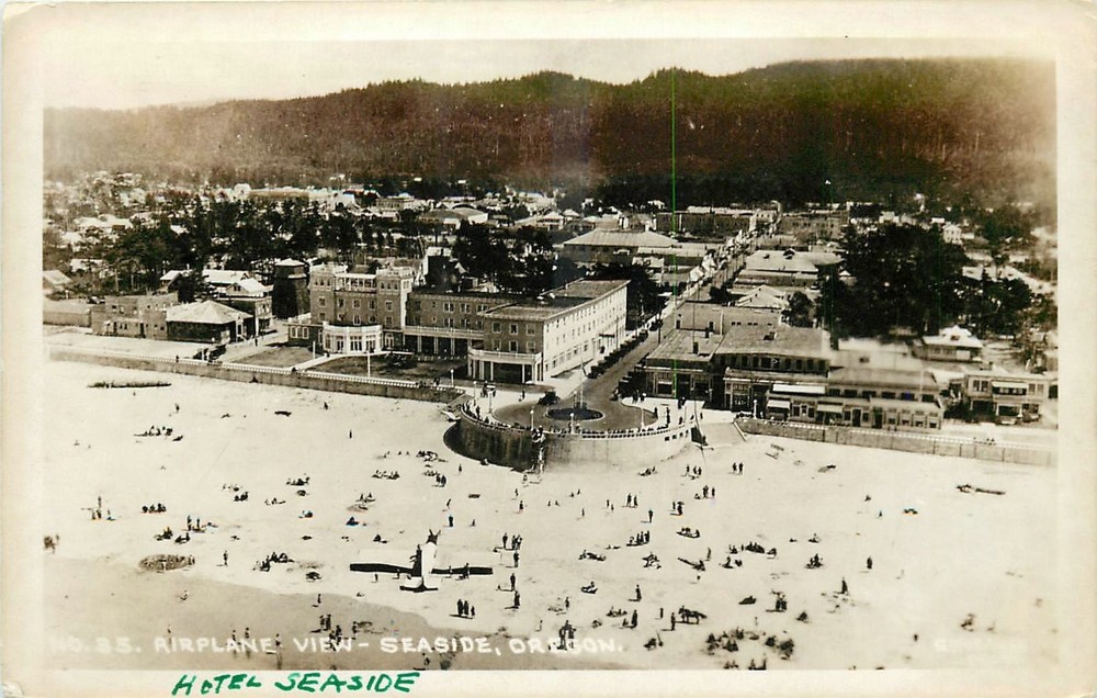 1930s Seaside Oregon Airplane View people Wesley Andrews RPPC Postcard 25-8104