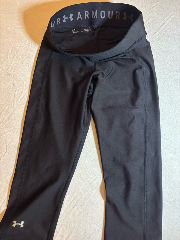 Black Under Armour Compression Leggings for Workouts