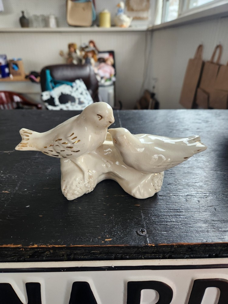 Vintage MCcoy Lovebirds planter