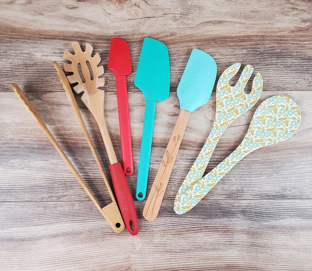 7 Kitchen Utensils Wood Silicone & Plastic Owl Red Teal Spatula Pasta  Salad
