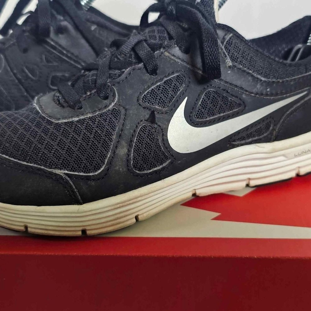 Nike Lunar Youth Black Running Shoes Sneakers Size 2.5Y.