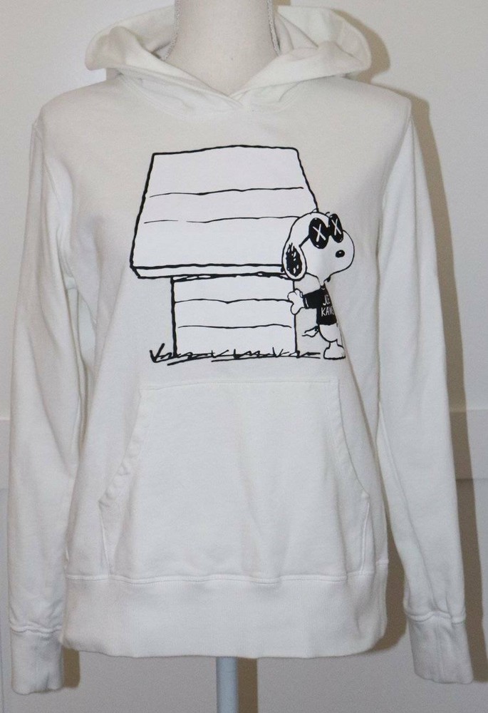 UNIQLO x KAWS Snoopy Hoodie Sweatshirt in Small Size