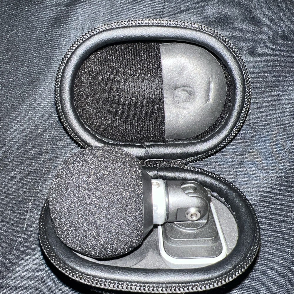 Shure MV88 Portable iOS Microphone for iPhone/iPad/iPod via Lightning Connector,