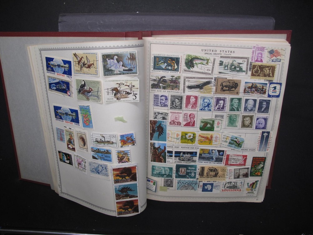 1960 Minkus New World Wide Stamp Album With Collection 100s