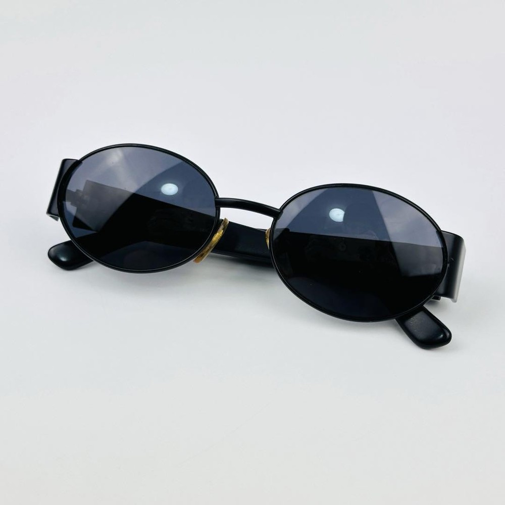 Fendi Black Logo Sunglasses Lightweight Frame Like New Condition