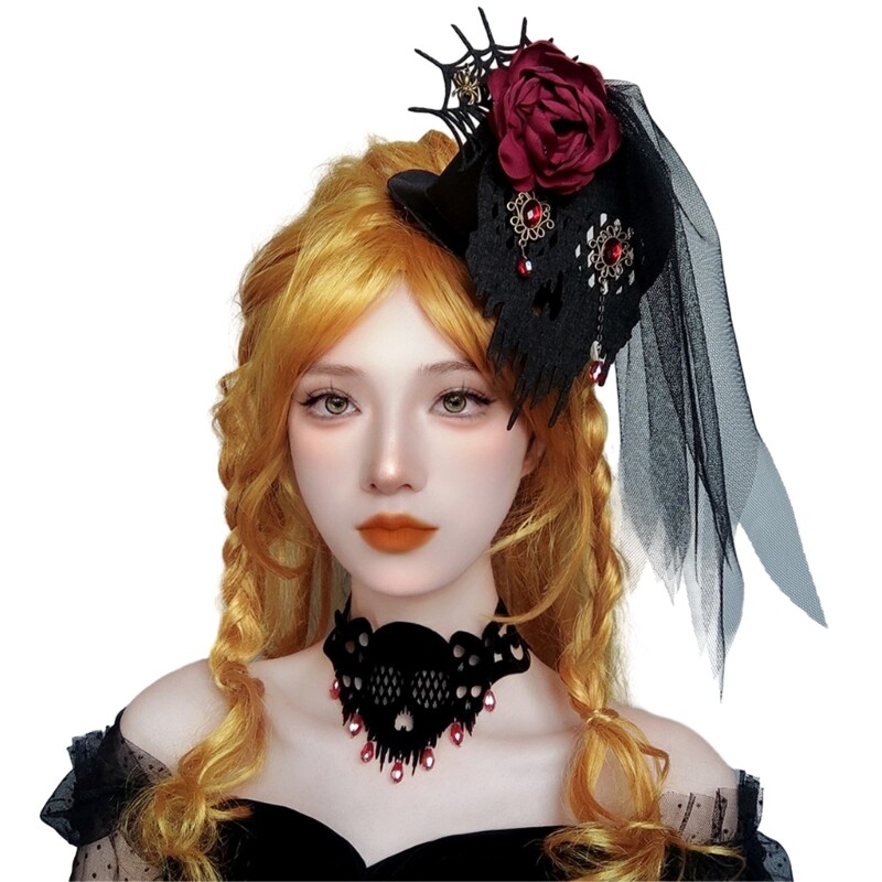 Delicate Hollow Skull Pendant Necklace Trend Exquisite Bestie Halloween Choker