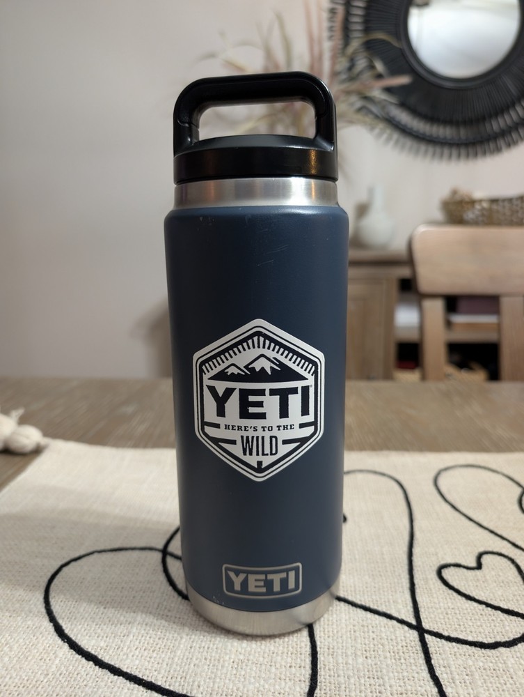 YETI Rambler 26 oz Black Bottle Handle Cap Clean Branded