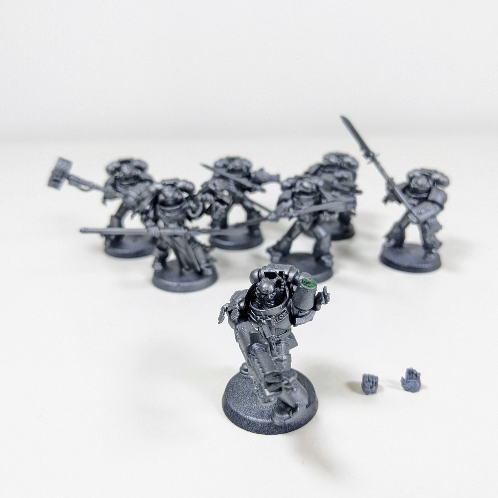 7 Space Marine Plastic Miniatures Warhammer 40K, 40000