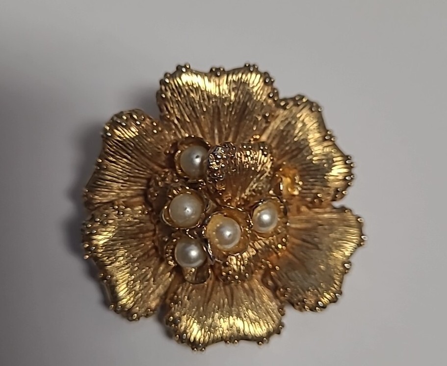 Vintage Judy Lee MCM Brooch with Faux Pearls and Goldtone Design Patent Signed