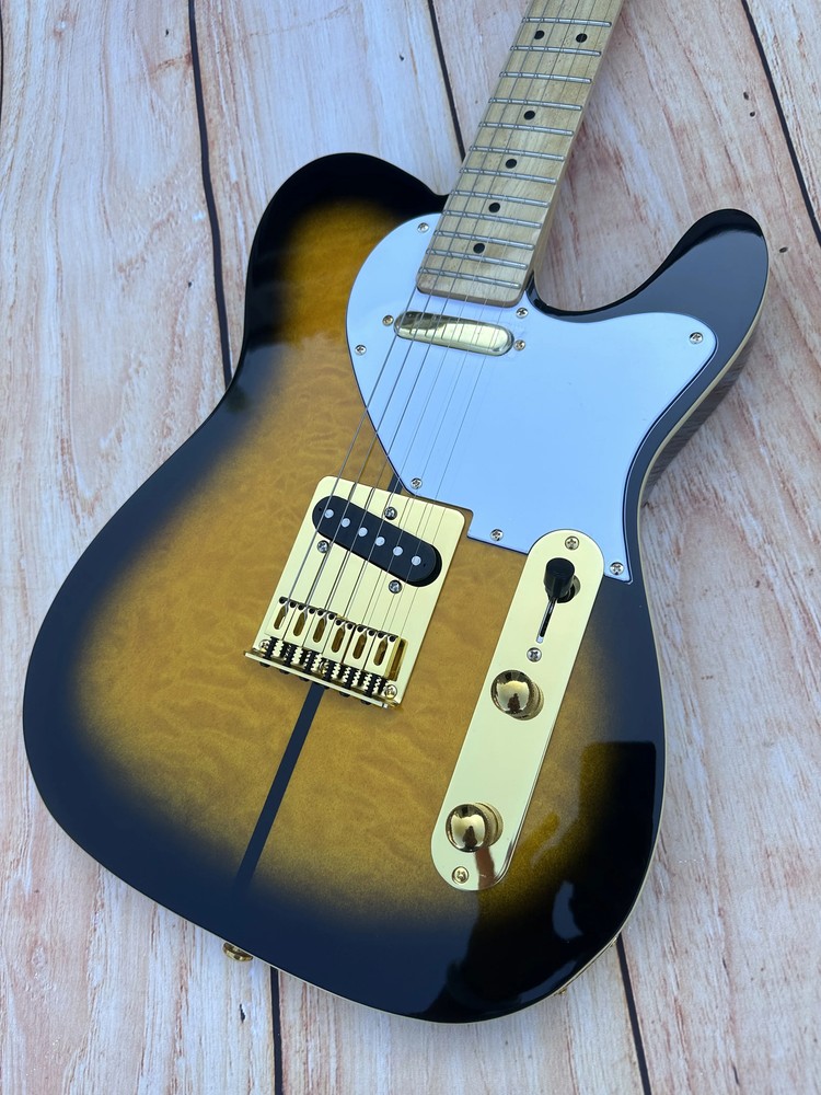 Electric Guitar Factory Brown Large Flowers, Gold Accessories, All Over Sandwich