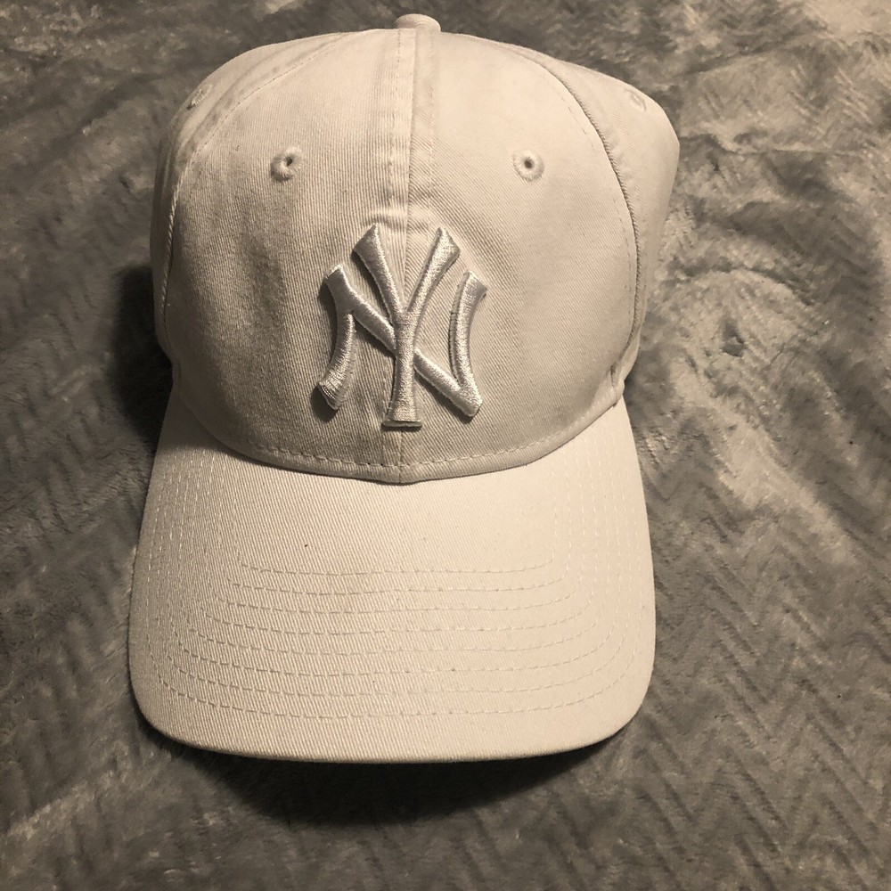 Yankees  Adjustable Baseball Cap -Premium 100% Cotton Factory Model Unisex White
