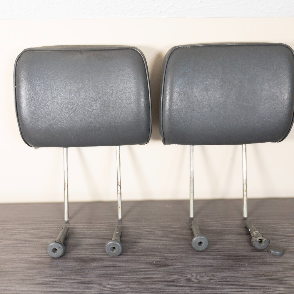 1987-1993 Mazda B2200 & B2600 Truck Headrest Head Rest Excellent condition