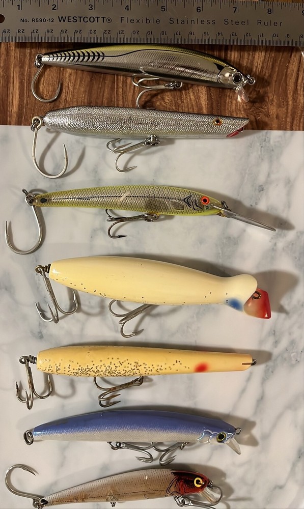 Gibbs Bomber Wooden and assorted saltwater lures lot