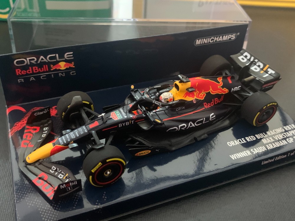 Minichamps 417220101 RED BULL RACING RB18 VERSTAPPEN GP 2022 Saudi Arabian 1/43
