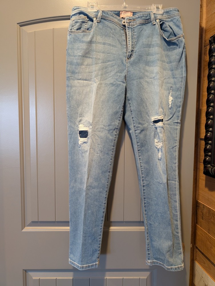 Chico's Ankle Distressed Denim Jeans Size 2.5
