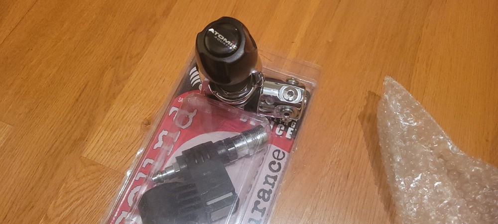 Atomic Aquatics B1/B2 1st stage Regulator (Yoke) + Free Dive Alert Device