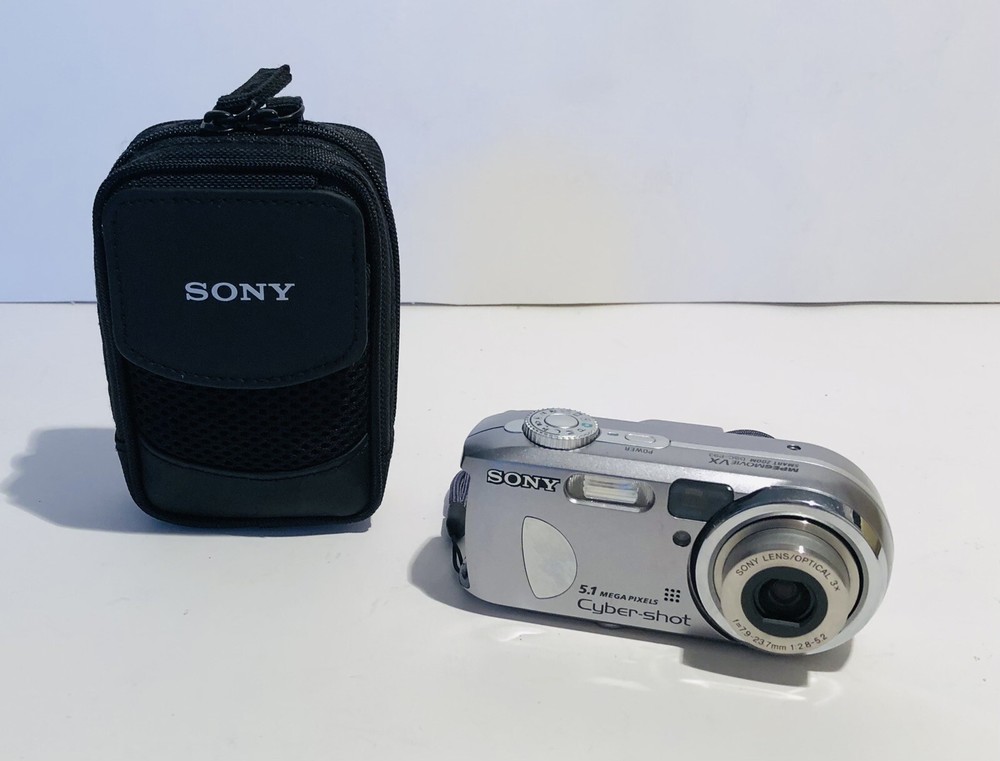 Sony Digital Camera Cybershot DSC-P93A 5.1 MP With Case Read Description