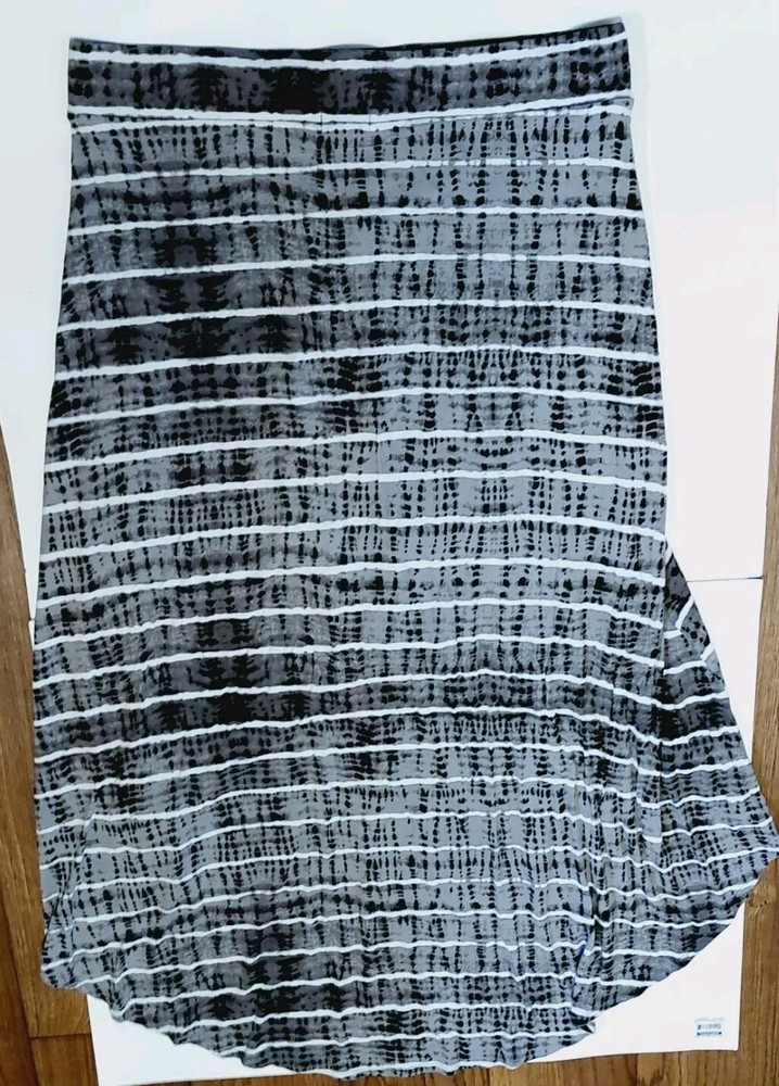 Torrid Hilo High Low Knit Maxi Skirt Size 1 Grey White Tie Dye Stripe