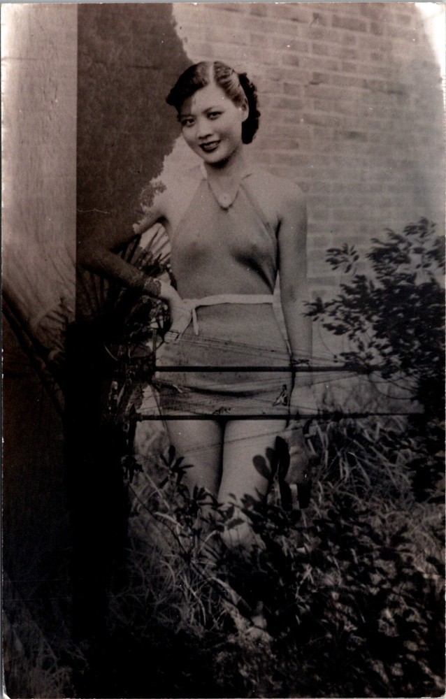 Pretty Young Woman Wearing Form Fitting Sleeveless Top c1960 RPPC Postcard 24073