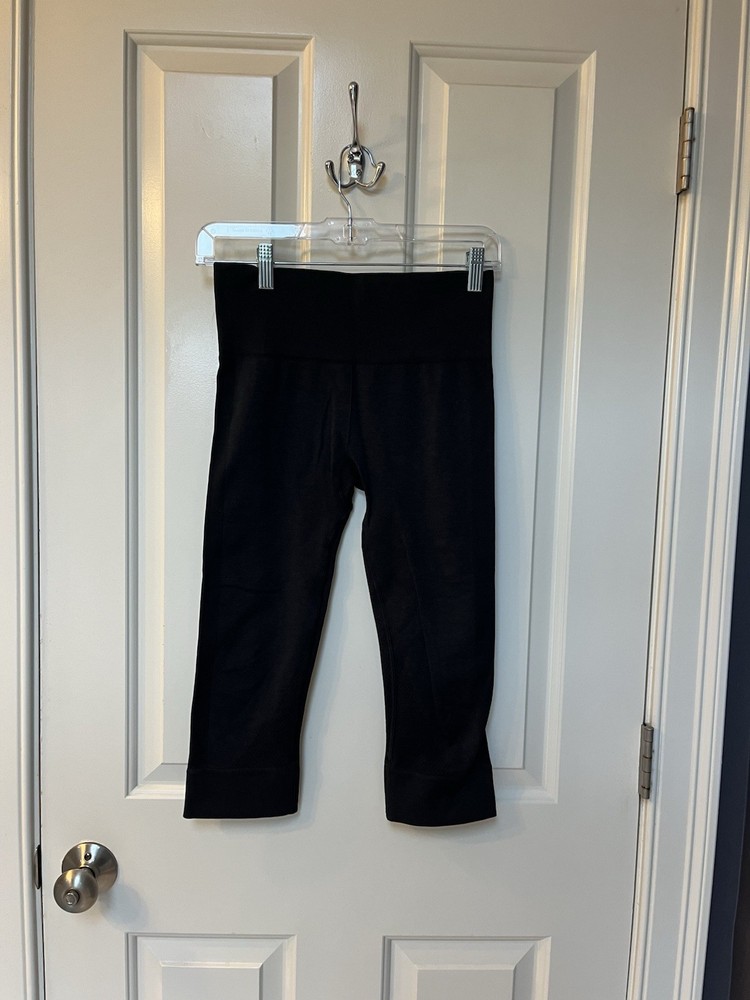 Lululemon Black High-Waisted 26 Inch Cropped Workout Leggings