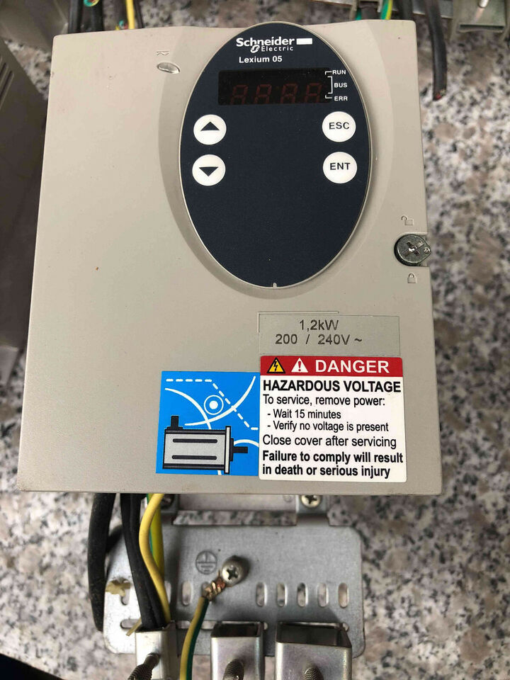 1PCS used working LXM05AD17M2 Via DHL or Fedex #F8