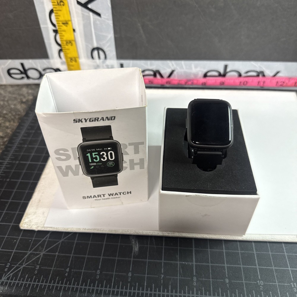 SKY GRAND Smart Heart Rate Fitness Tracker Wristband Preowned