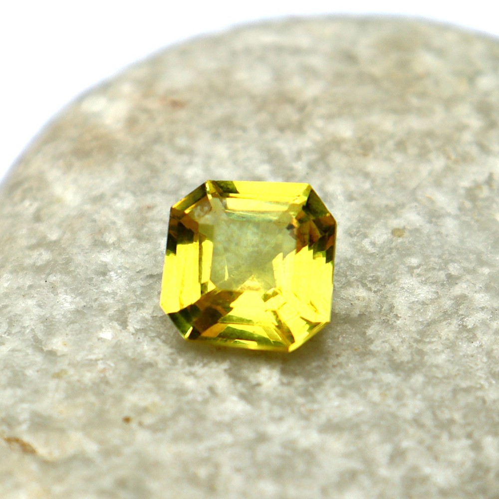 AAA+ 10-11 Ct Gemstone Radiant Cut Yellow Sapphire GGI Certified Loose Gemstone
