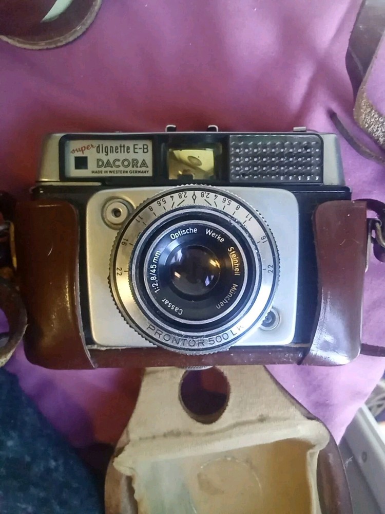 Dacora super dignette E-8 Cassar 45mm F2.8 Film Camera With Original Case W.Ger.